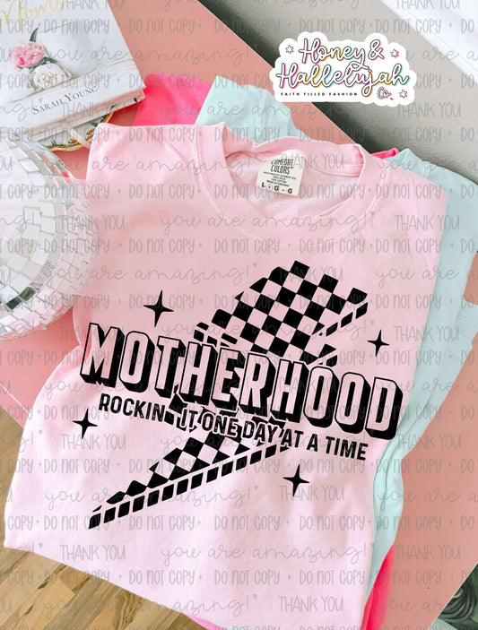 Motherhood Rockin’ It One Day at a Time